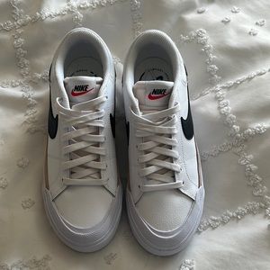 Nike Legacy Lift sneakers